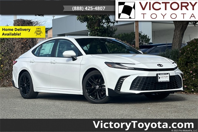 2026 Toyota Camry SE's photo