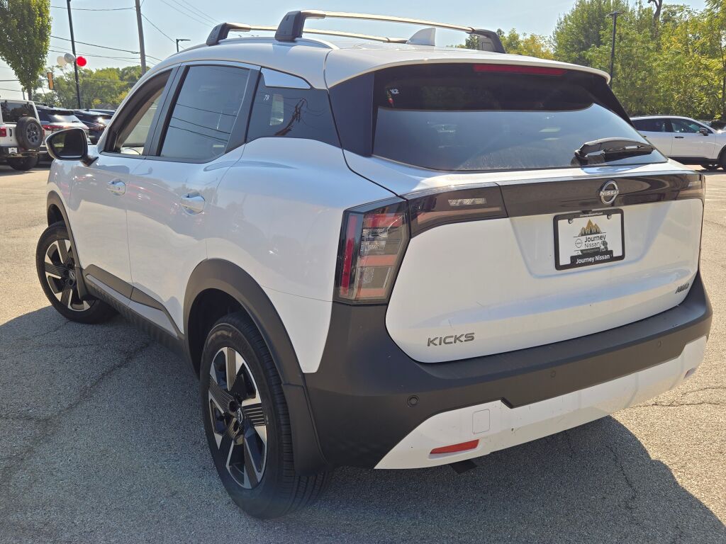 2025 Nissan Kicks SV photo 10