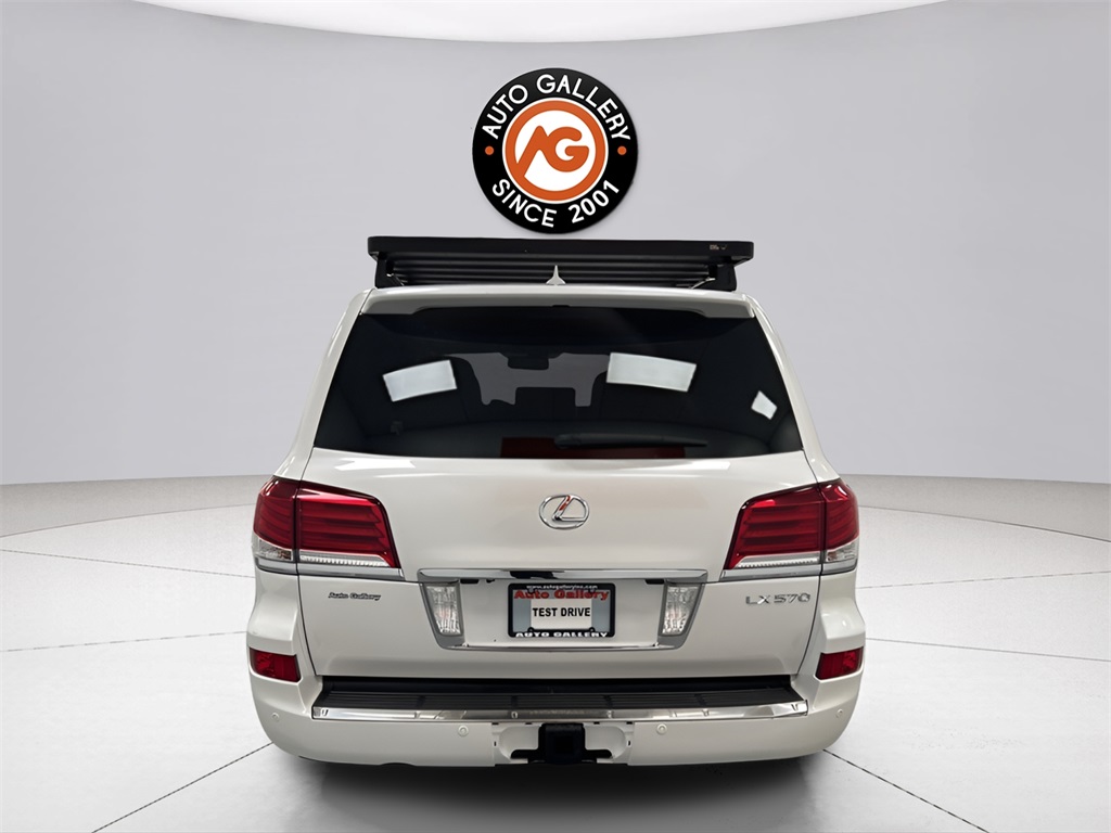 2015 Lexus LX 570 photo 4