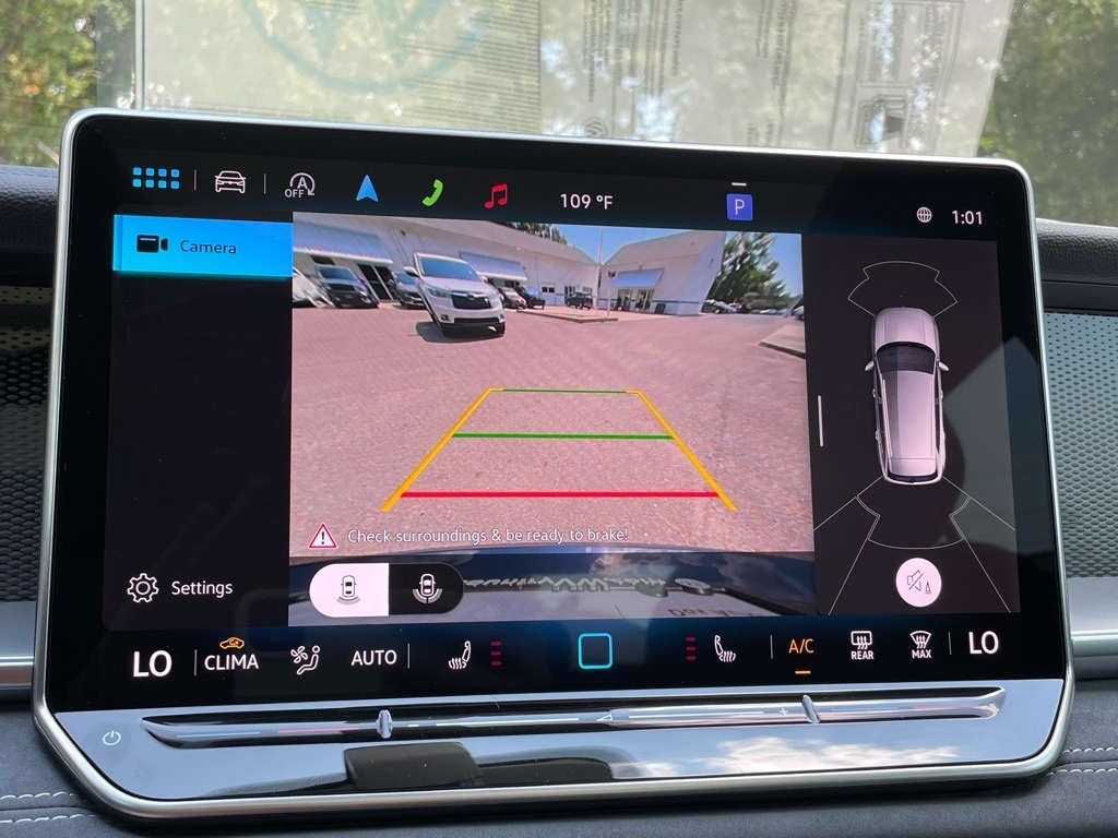 2025 Volkswagen Tiguan SE photo 13