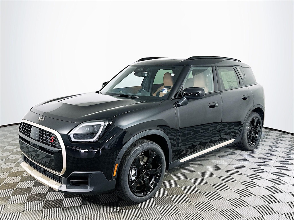 New 2025 Midnight Black MINI Signature Plus image 1