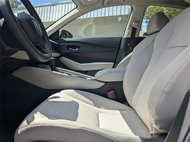 2025 Honda Accord LX photo 18