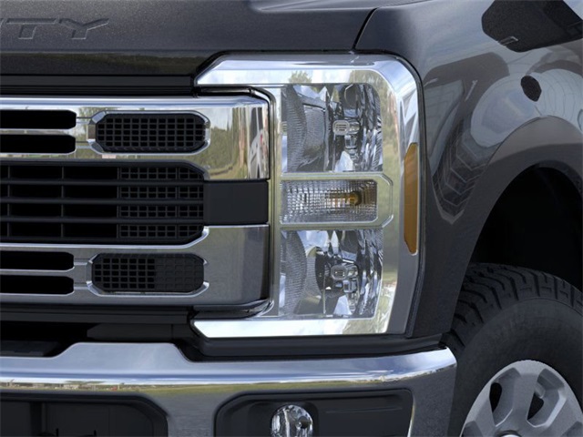 2025 Ford F-350 photo 17