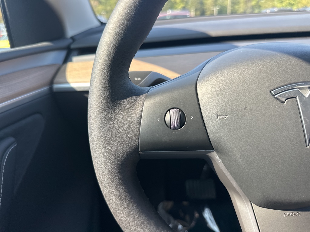 2024 Tesla Model Y Long Range photo 15