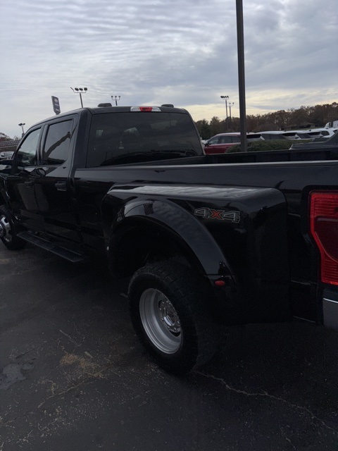 2022 Ford F-350 XLT photo 4