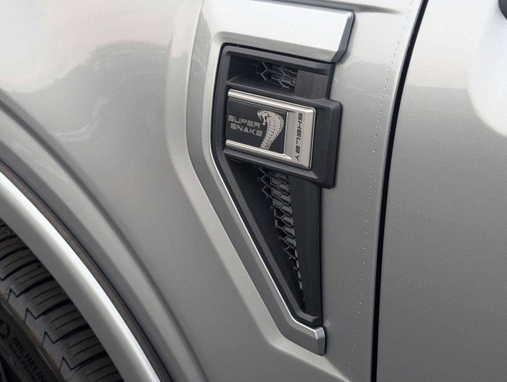 2025 Ford F-150 Lariat photo 25