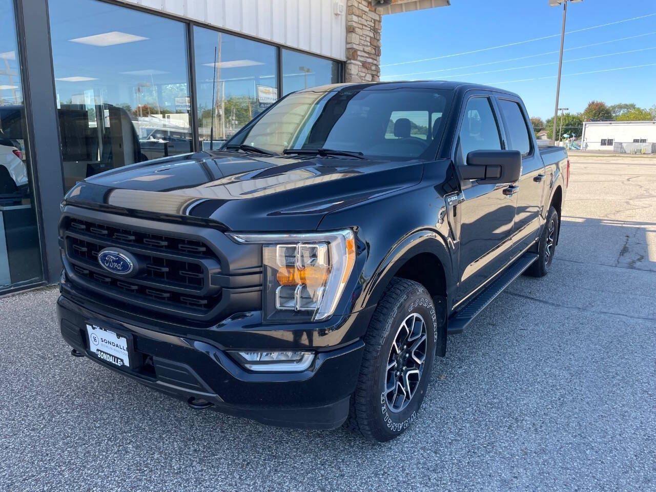 2021 Ford F-150 XLT's photo