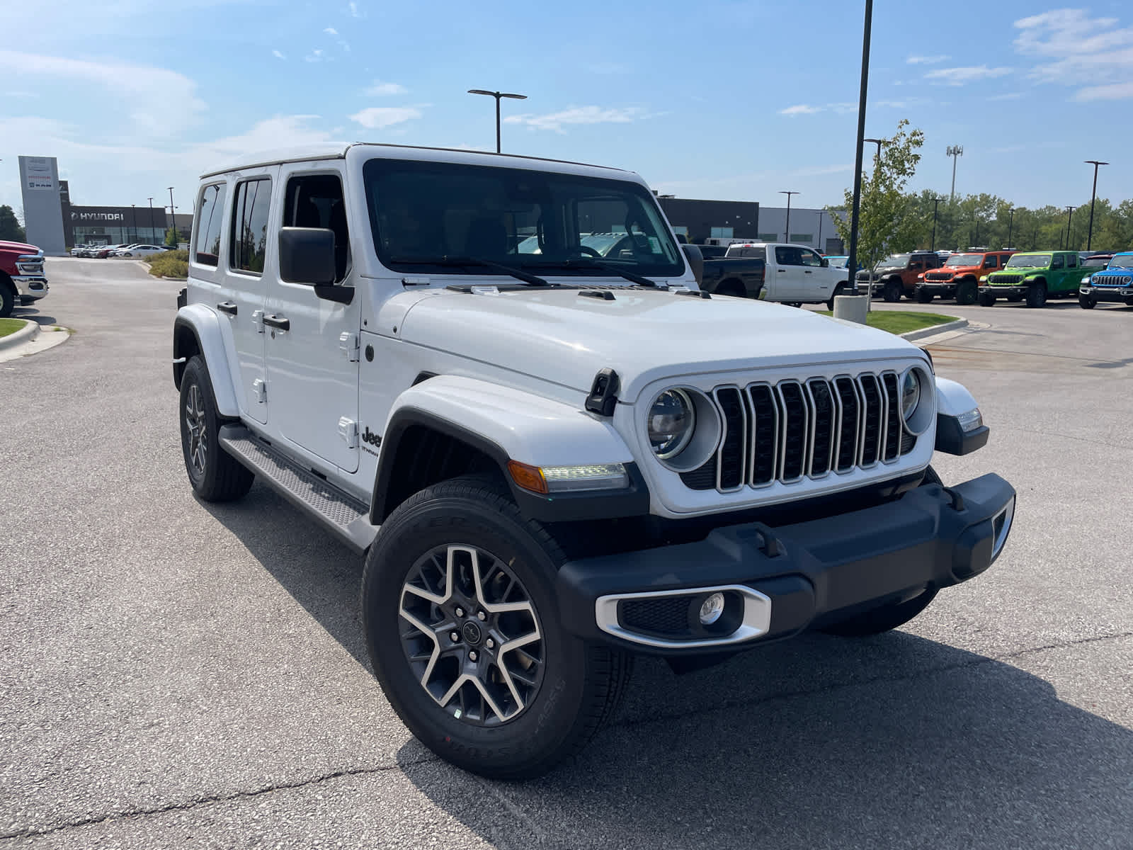 2025 Jeep Wrangler Sahara photo 2