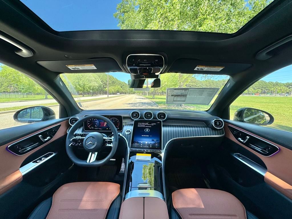 2025 Mercedes Benz GLC 300 4MATIC photo 3