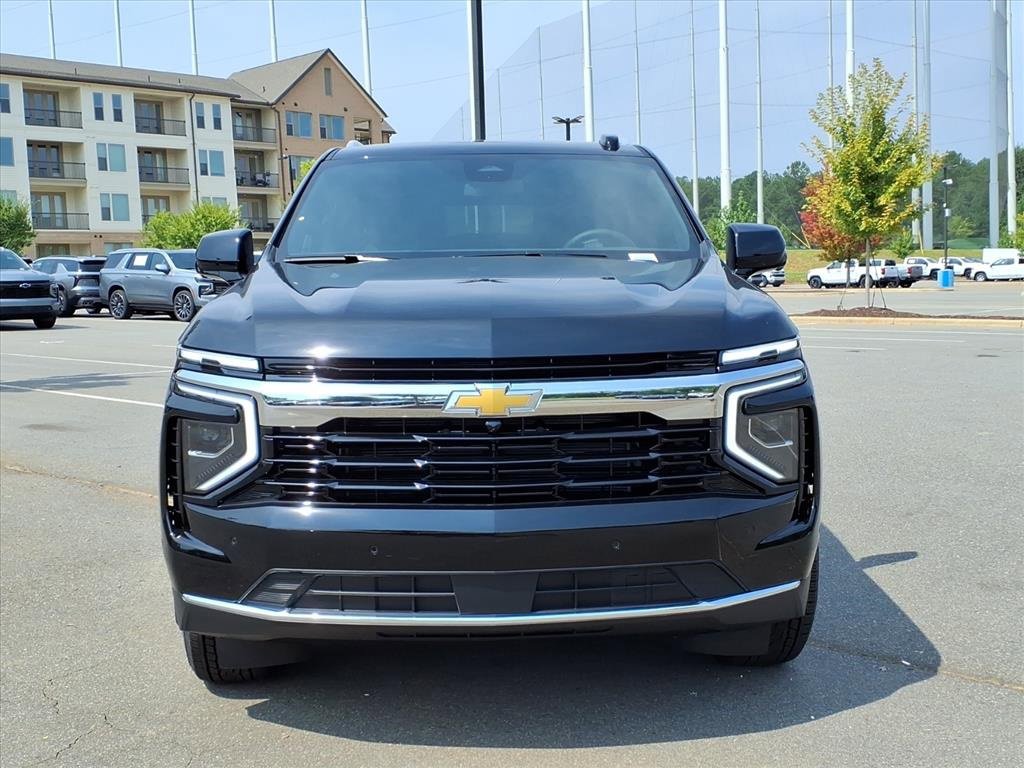 2025 Chevrolet Suburban LS photo 2