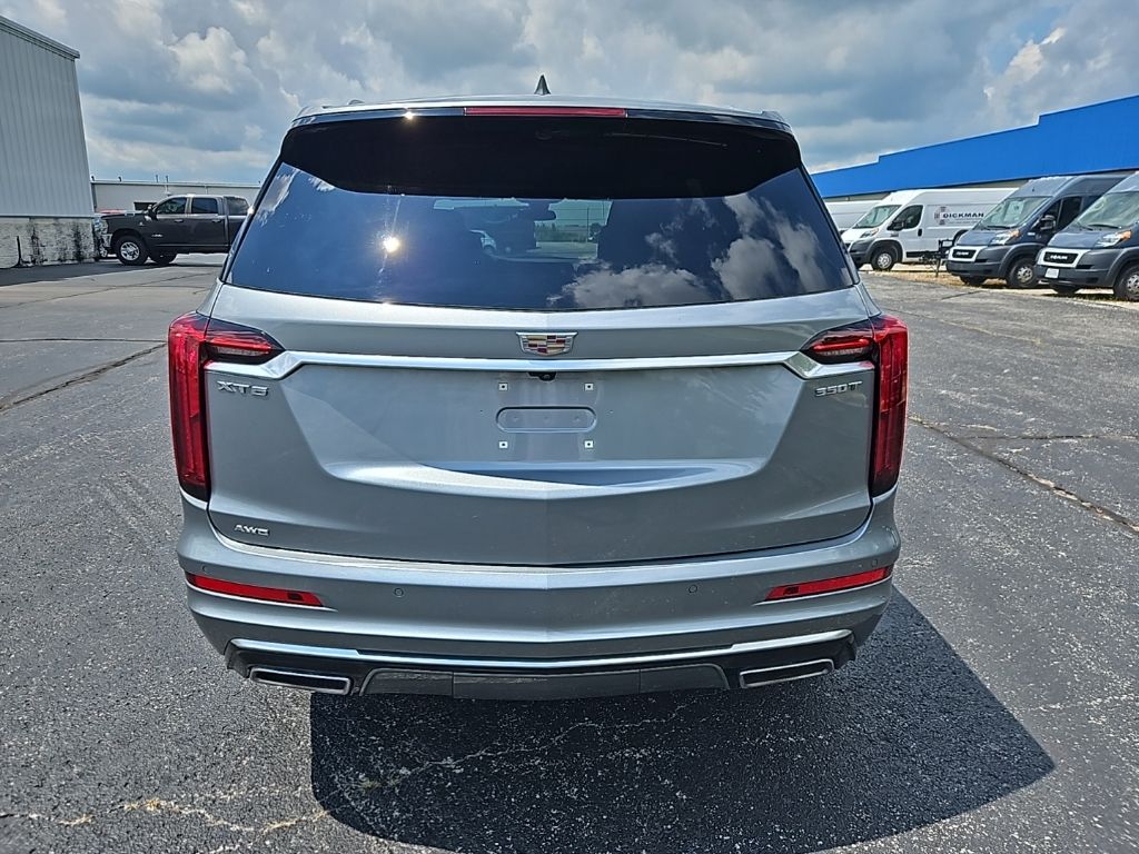 2023 Cadillac XT6 Luxury photo 3