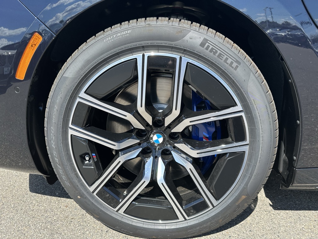 2026 Bmw 750e photo 5