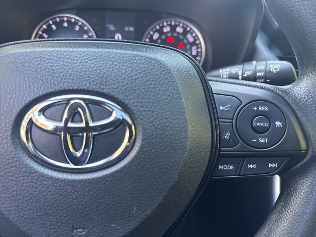 2021 Toyota RAV4 XLE photo 27