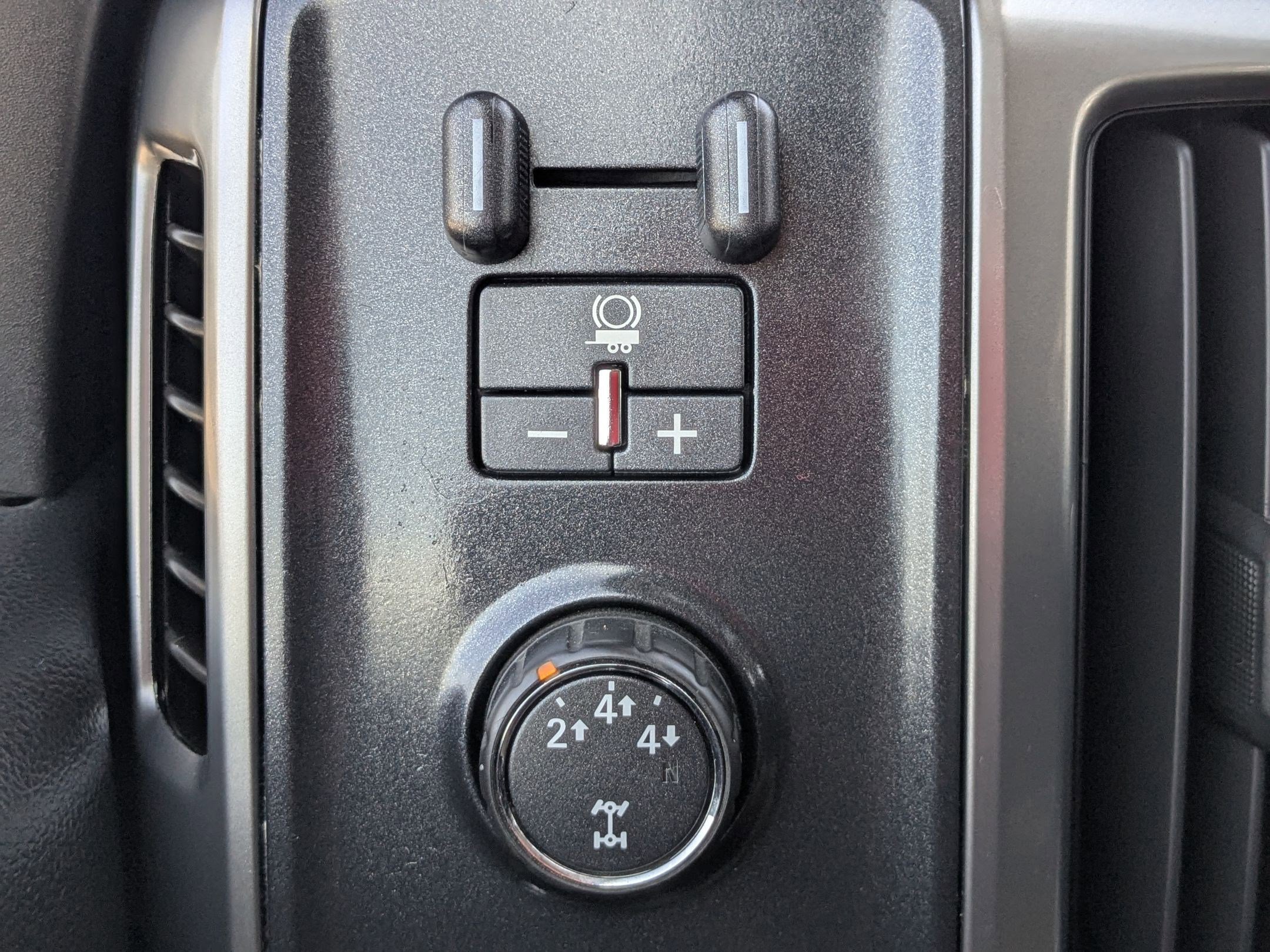 2015 Chevrolet Silverado 2500HD LTZ photo 18