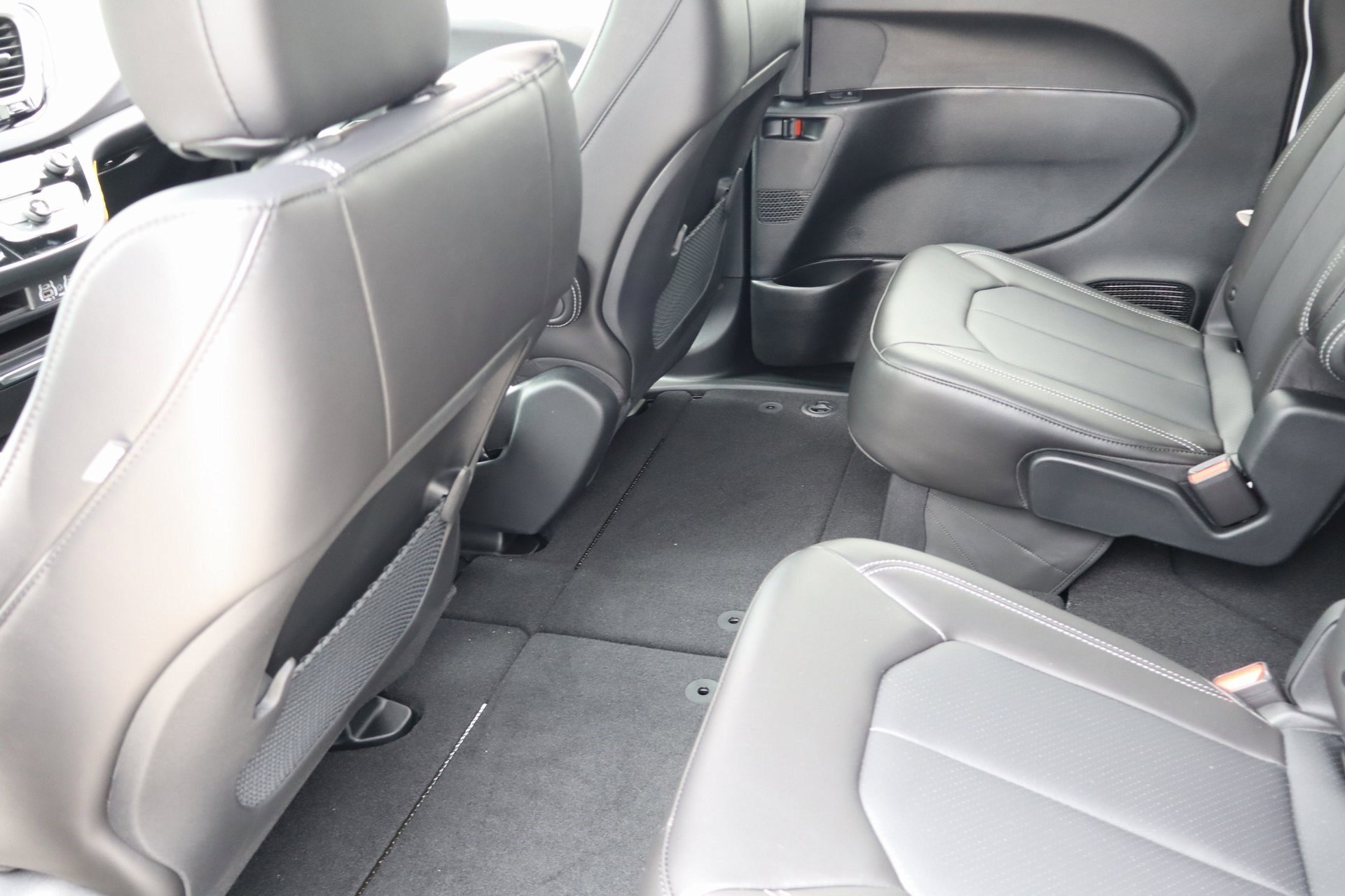 2025 Chrysler Voyager LX photo 20