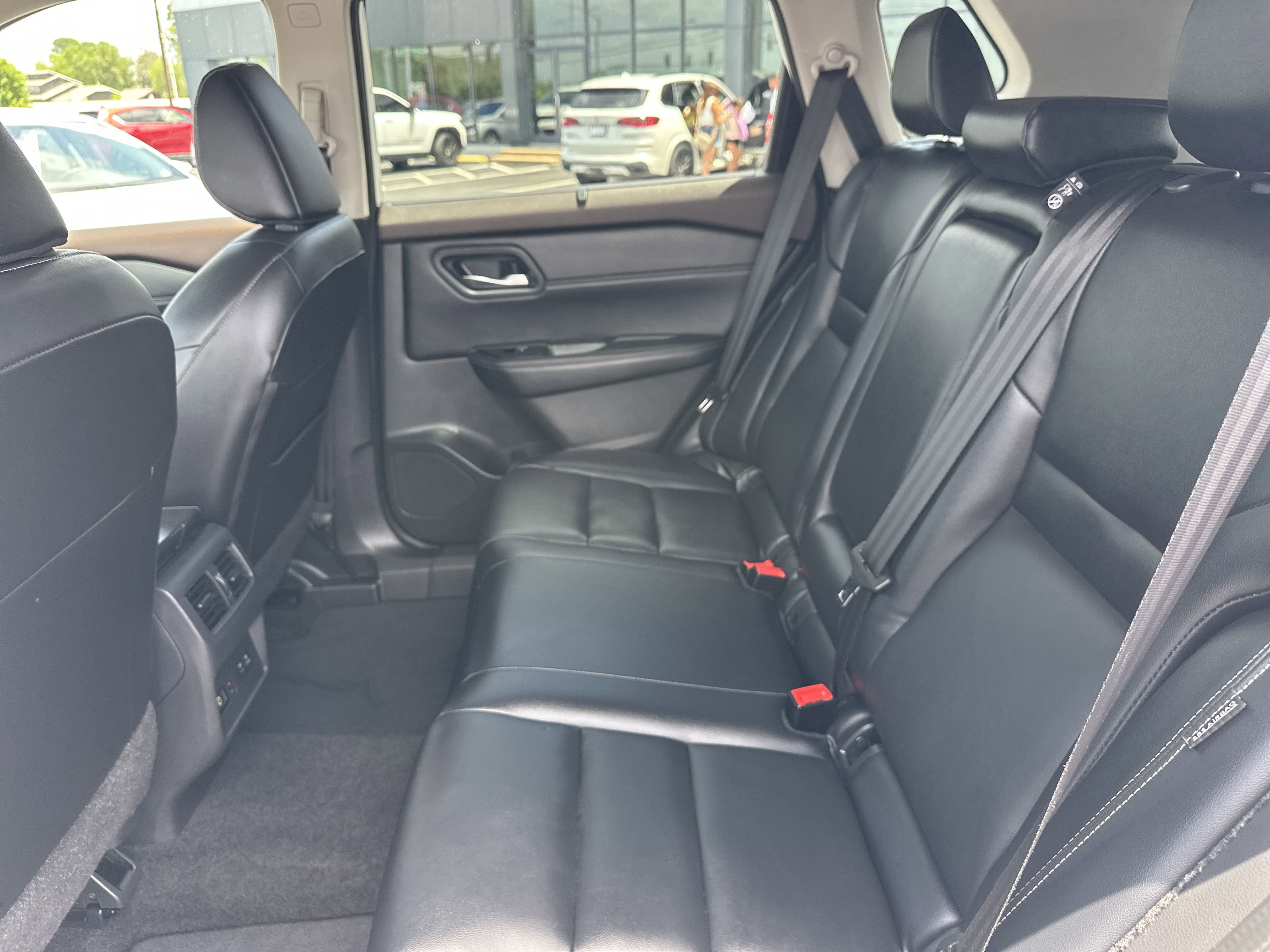 2023 Nissan Rogue SL photo 4