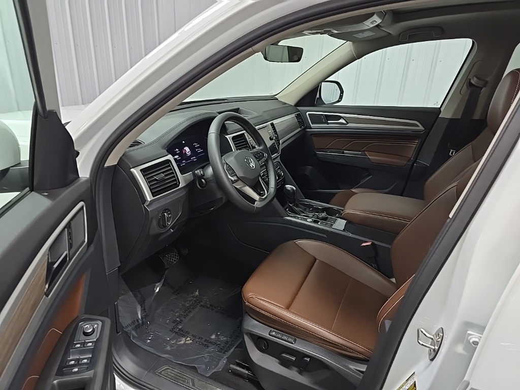 2022 Volkswagen Atlas SEL photo 28