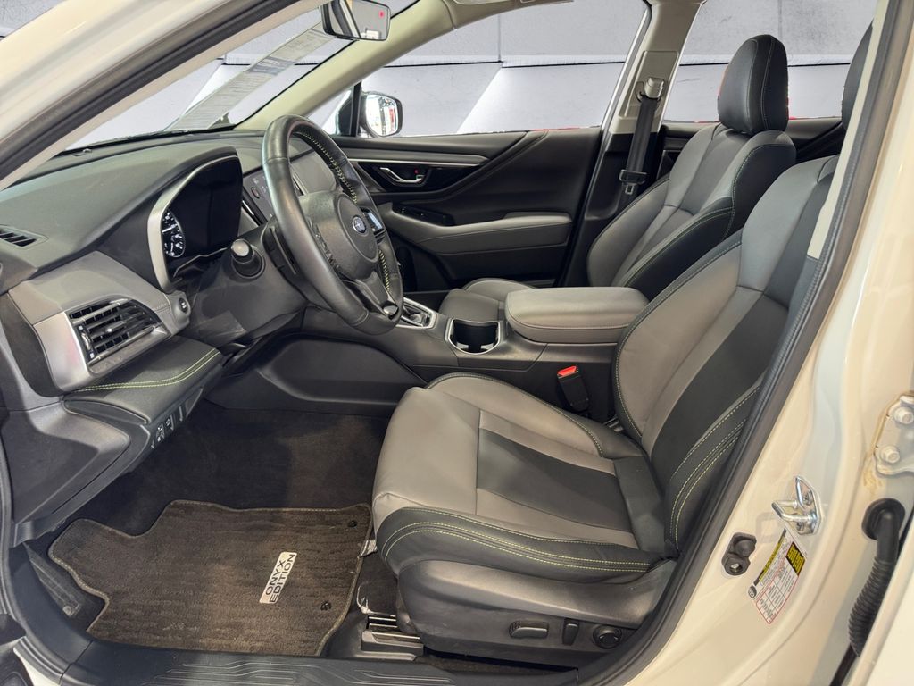 2025 Subaru Outback Onyx Edition photo 7