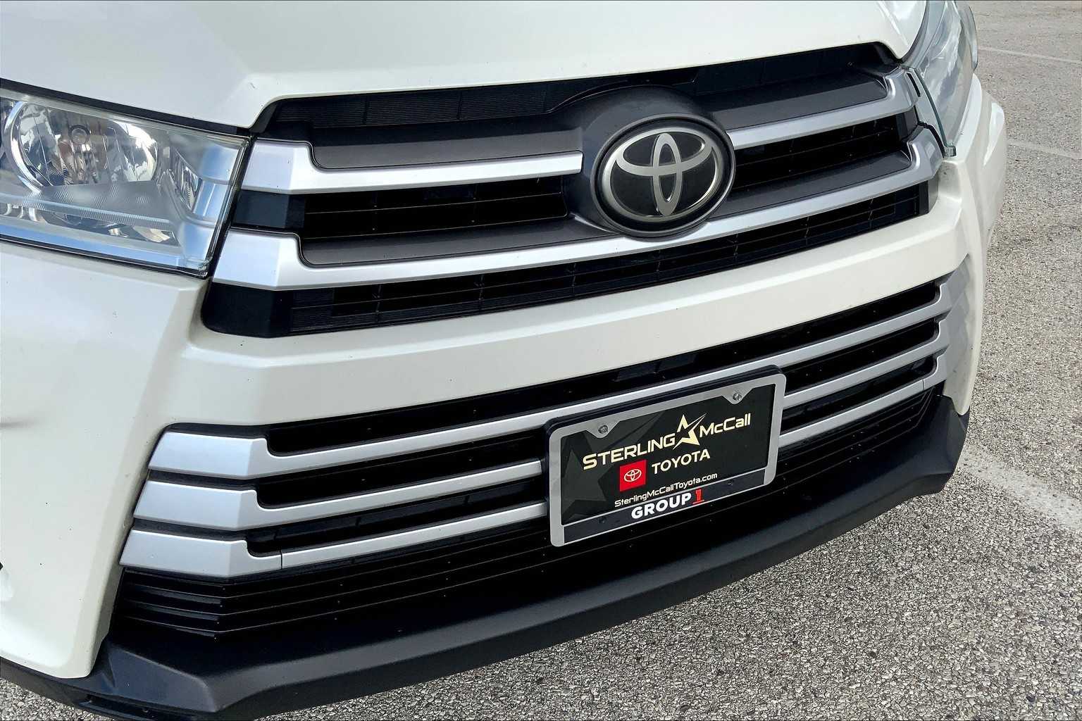 2017 Toyota Highlander XLE photo 21