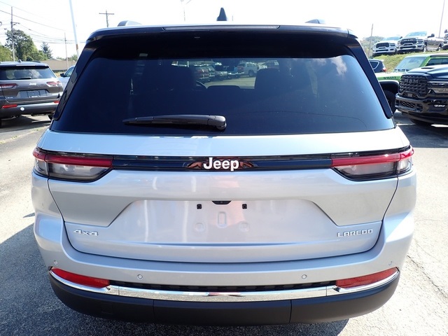2025 Jeep Grand Cherokee Laredo X photo 3