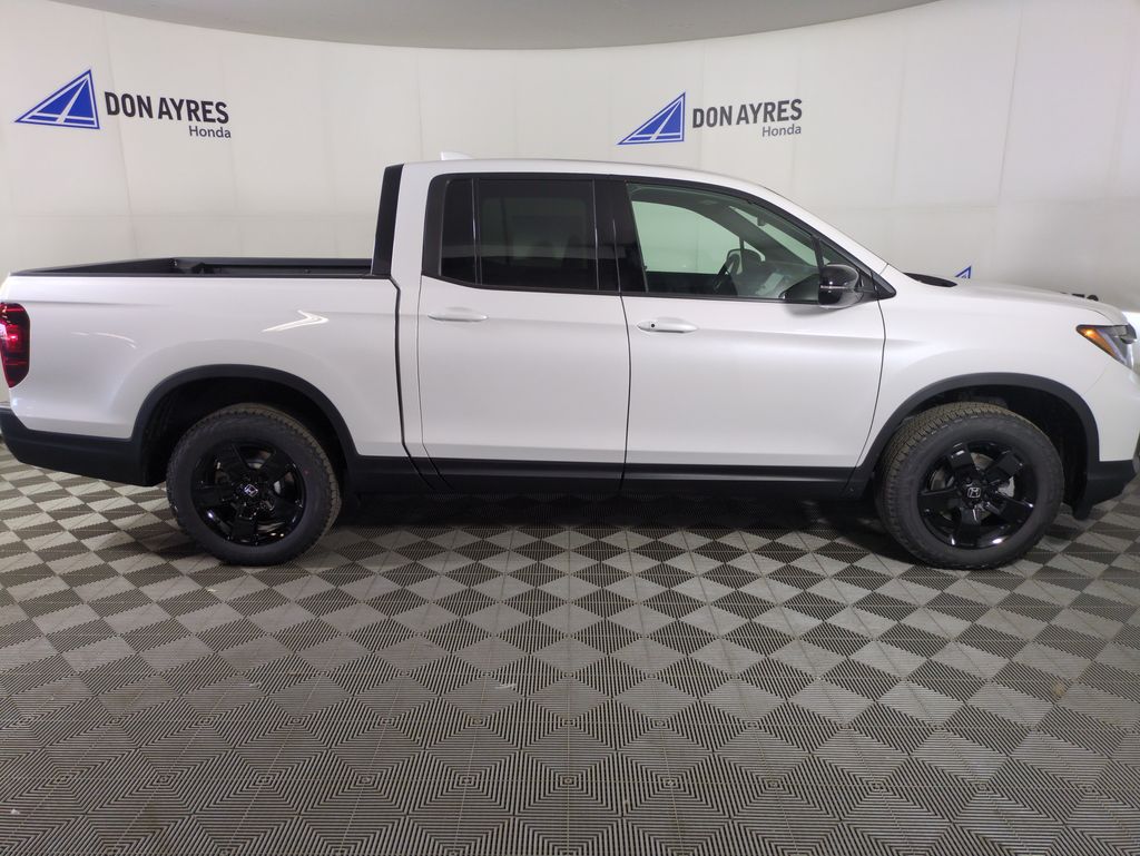 2026 Honda Ridgeline Black Edition photo 5