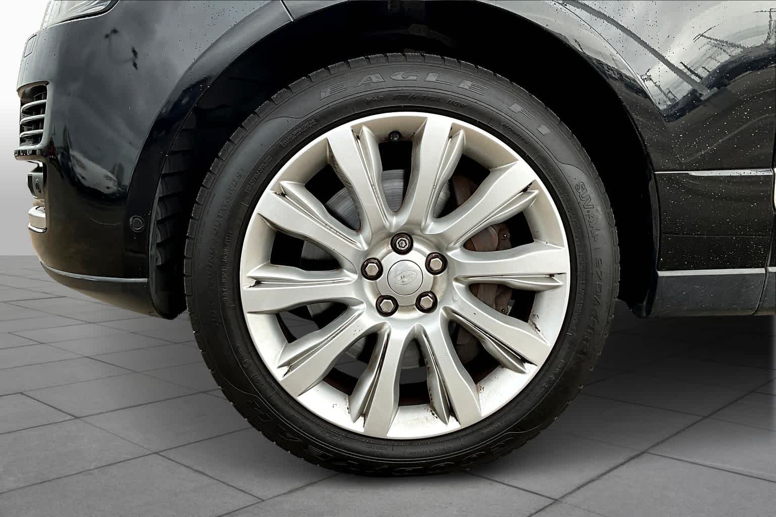 2015 Land Rover Range Rover SuperCharged photo 9