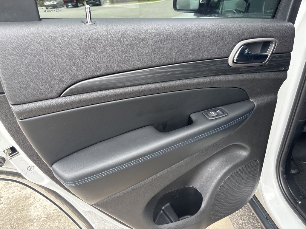 2020 Jeep Grand Cherokee Laredo Upland photo 13