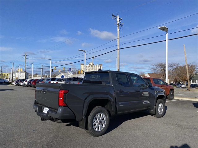 2025 Toyota Tacoma SR5 4x4 Double Cab photo 3