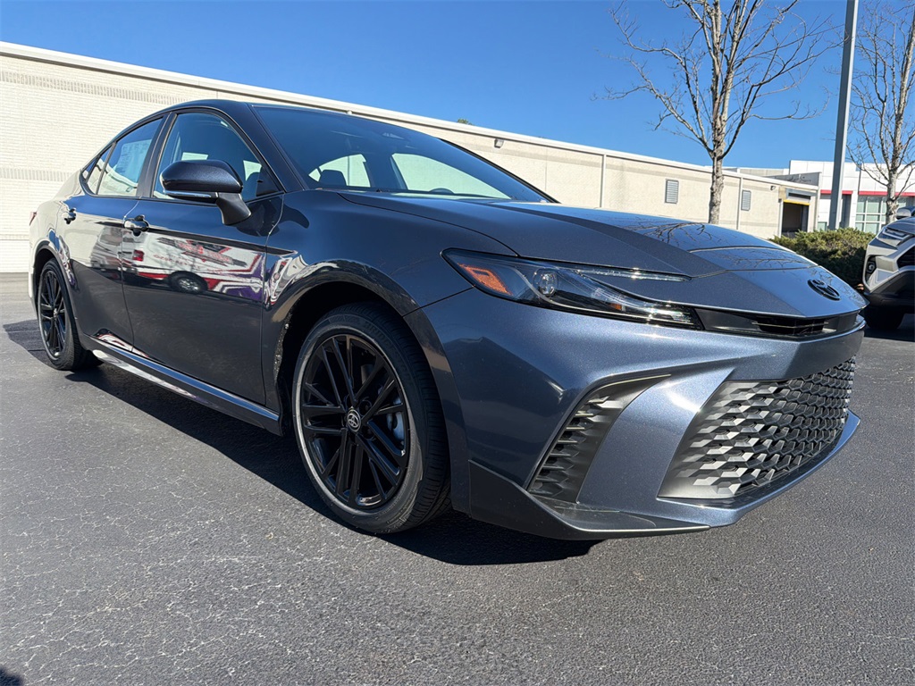 2026 Toyota Camry SE's photo