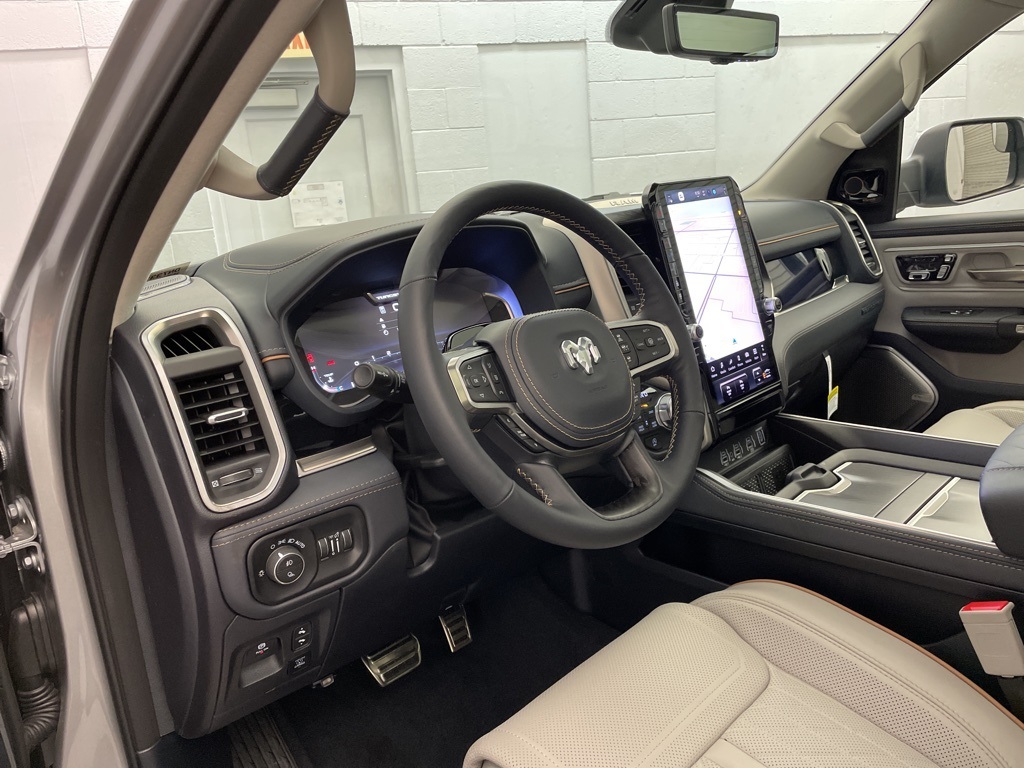 2025 Ram 1500 photo 18