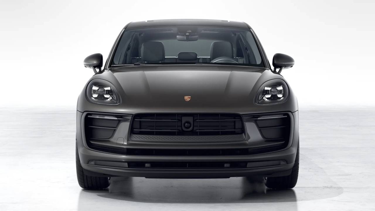 2026 Porsche Macan T photo 8