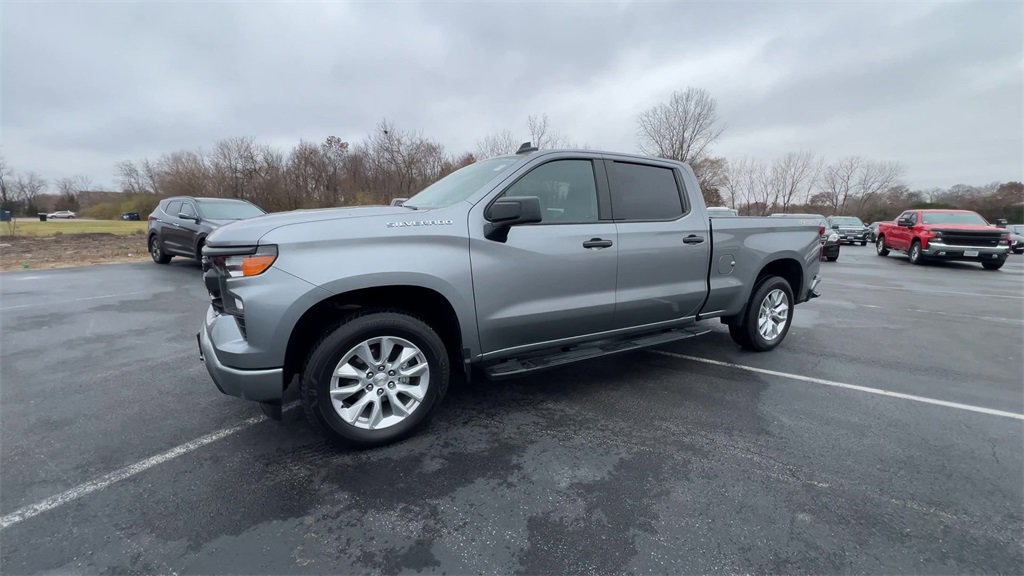 2023 Chevrolet Silverado 1500 Custom photo 4