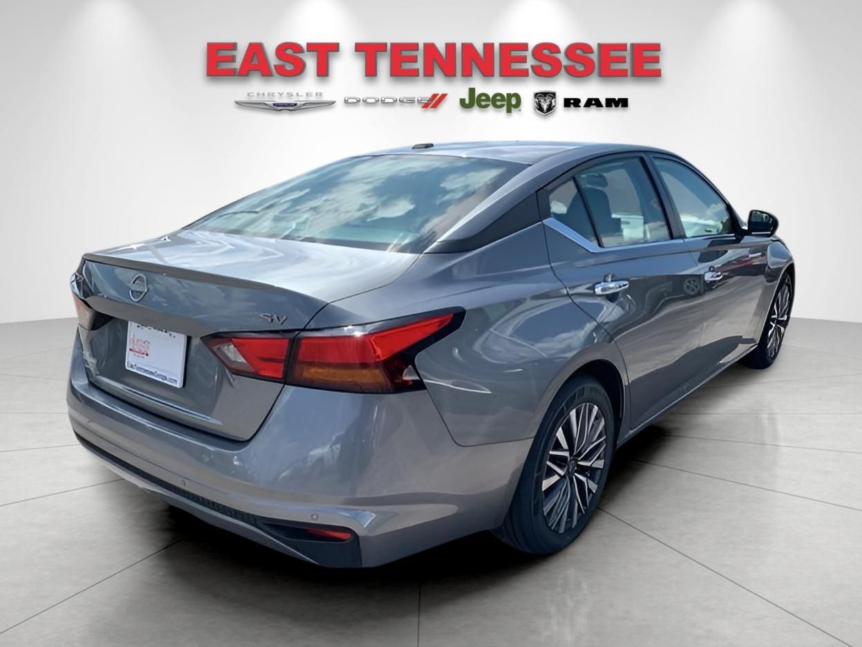 2023 Nissan Altima 2.5 SV photo 3
