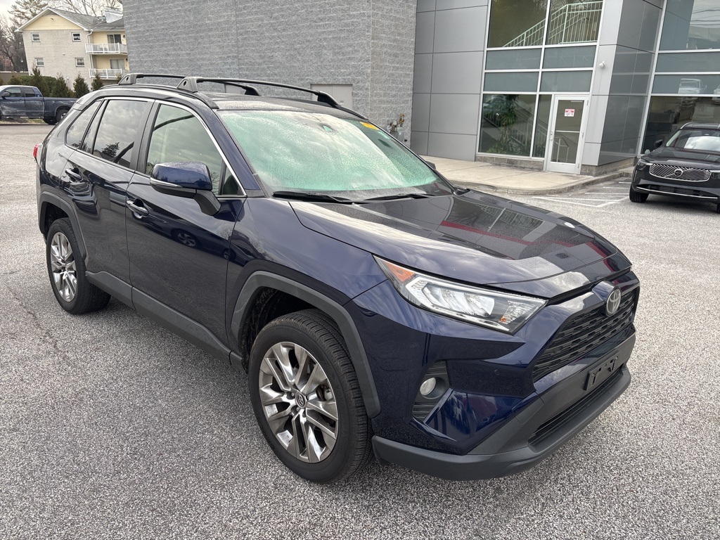 2019 Toyota RAV4 XLE Premium's photo