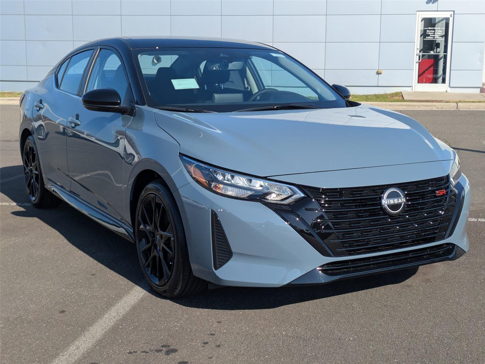 2025 Nissan Sentra SR photo 3