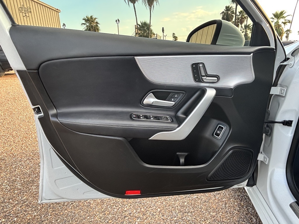 2020 Mercedes Benz A 220 photo 12