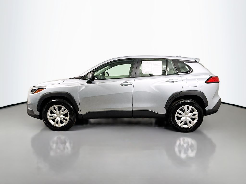2024 Toyota Corolla Cross L photo 4