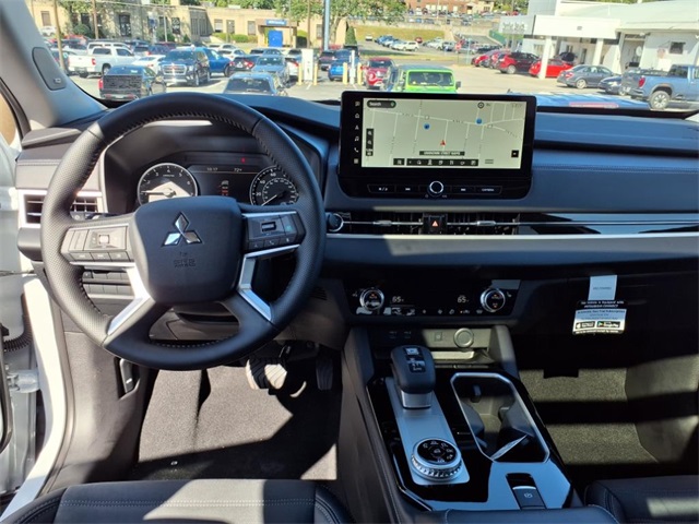 2025 Mitsubishi Outlander S-AWC photo 5