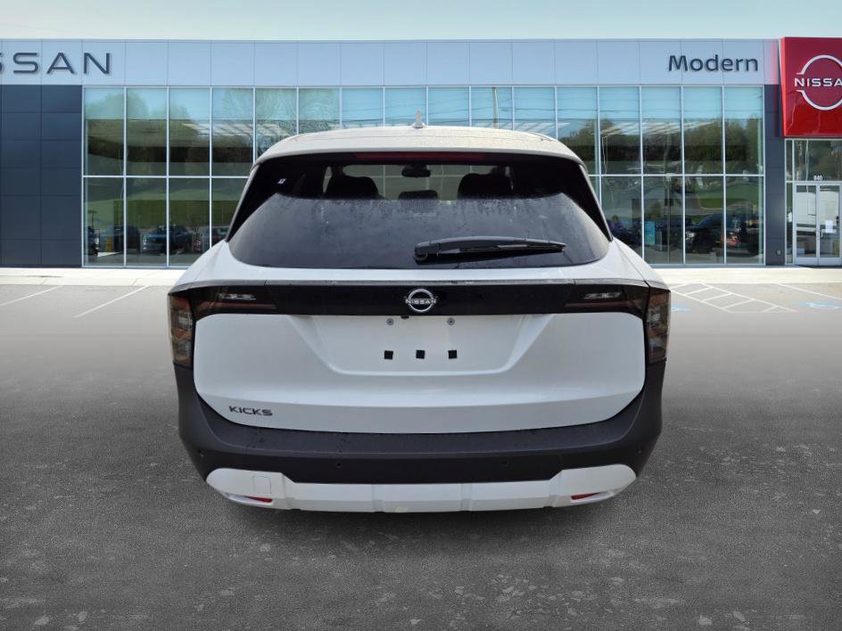 2025 Nissan Kicks SV photo 3