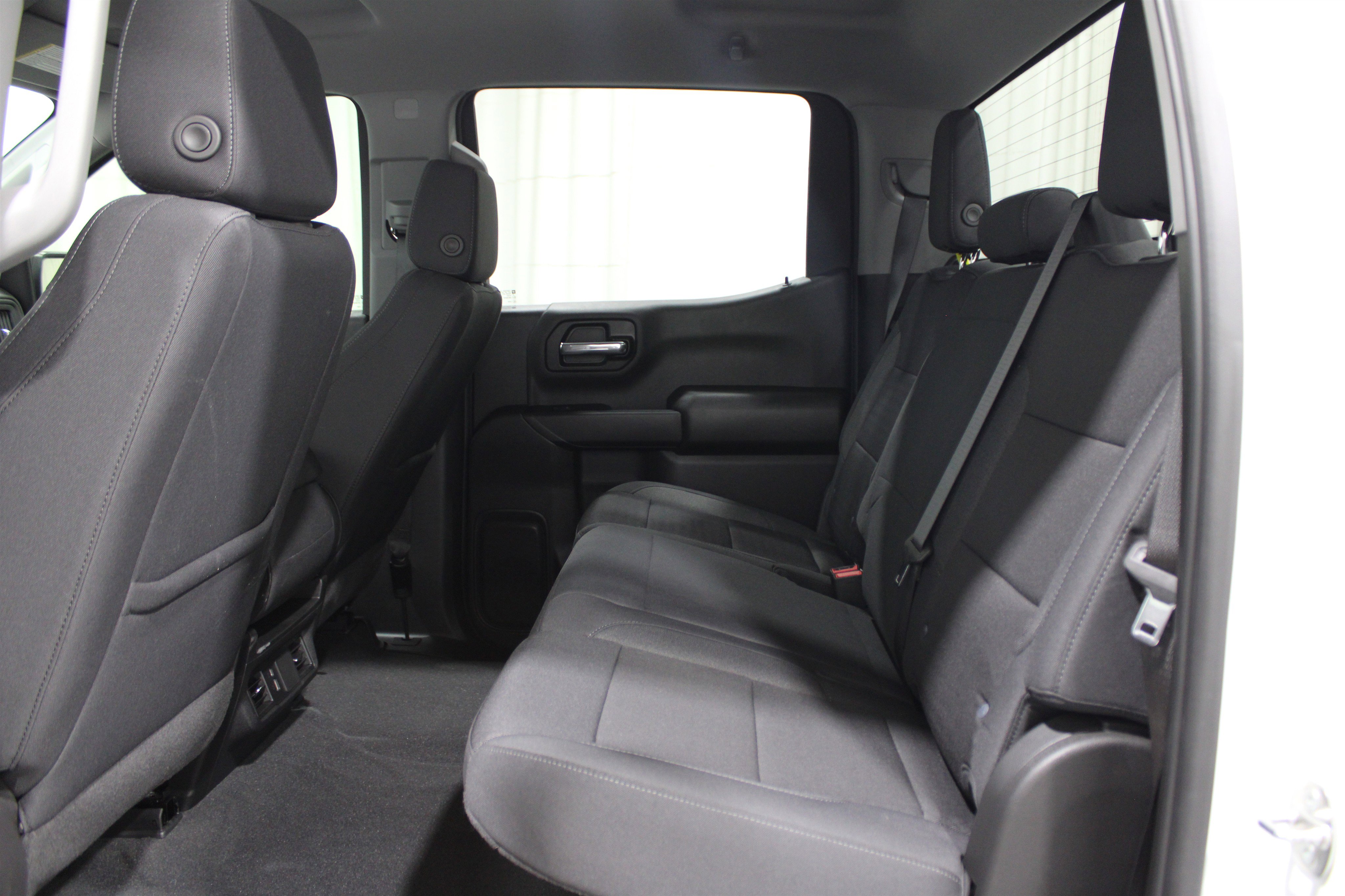 2024 Chevrolet Silverado 1500 Custom photo 9
