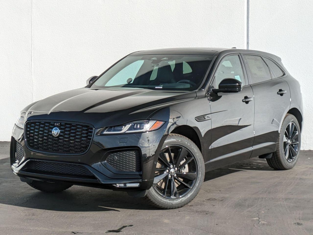 2026 Jaguar F-Pace R-Dynamic S's photo