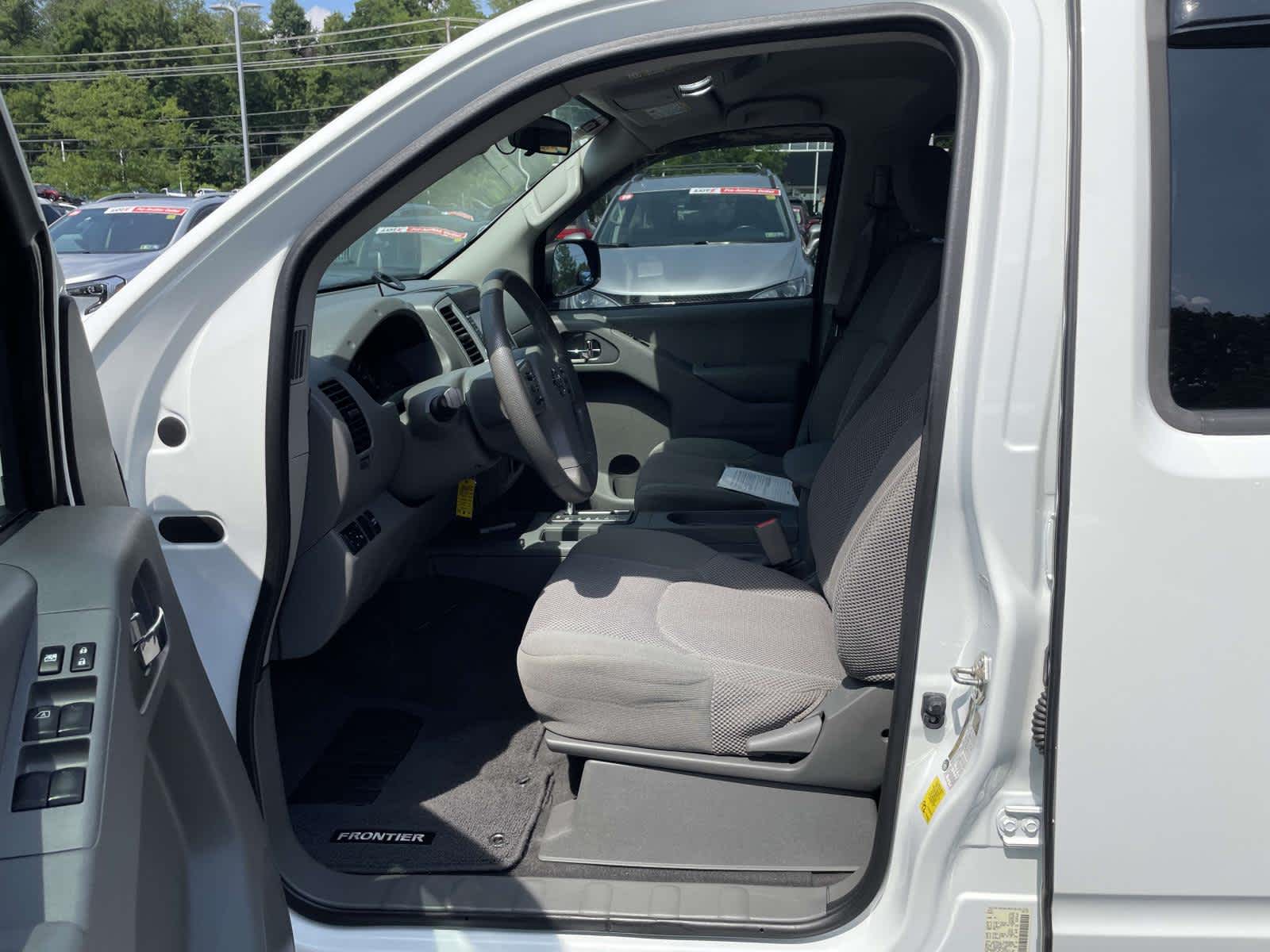 2019 Nissan Frontier SV photo 9