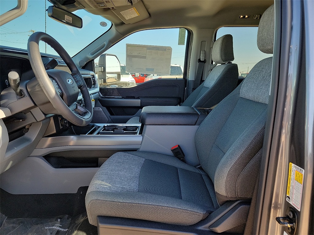 2025 Ford F-250 photo 18