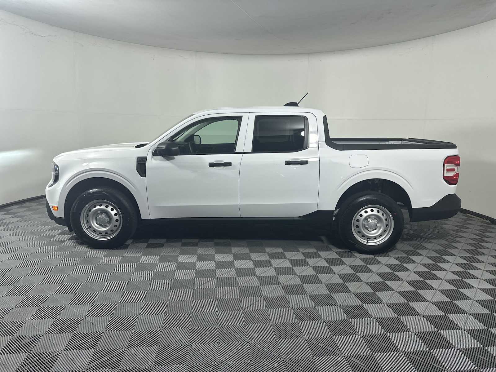 2025 Ford Maverick XL photo 3