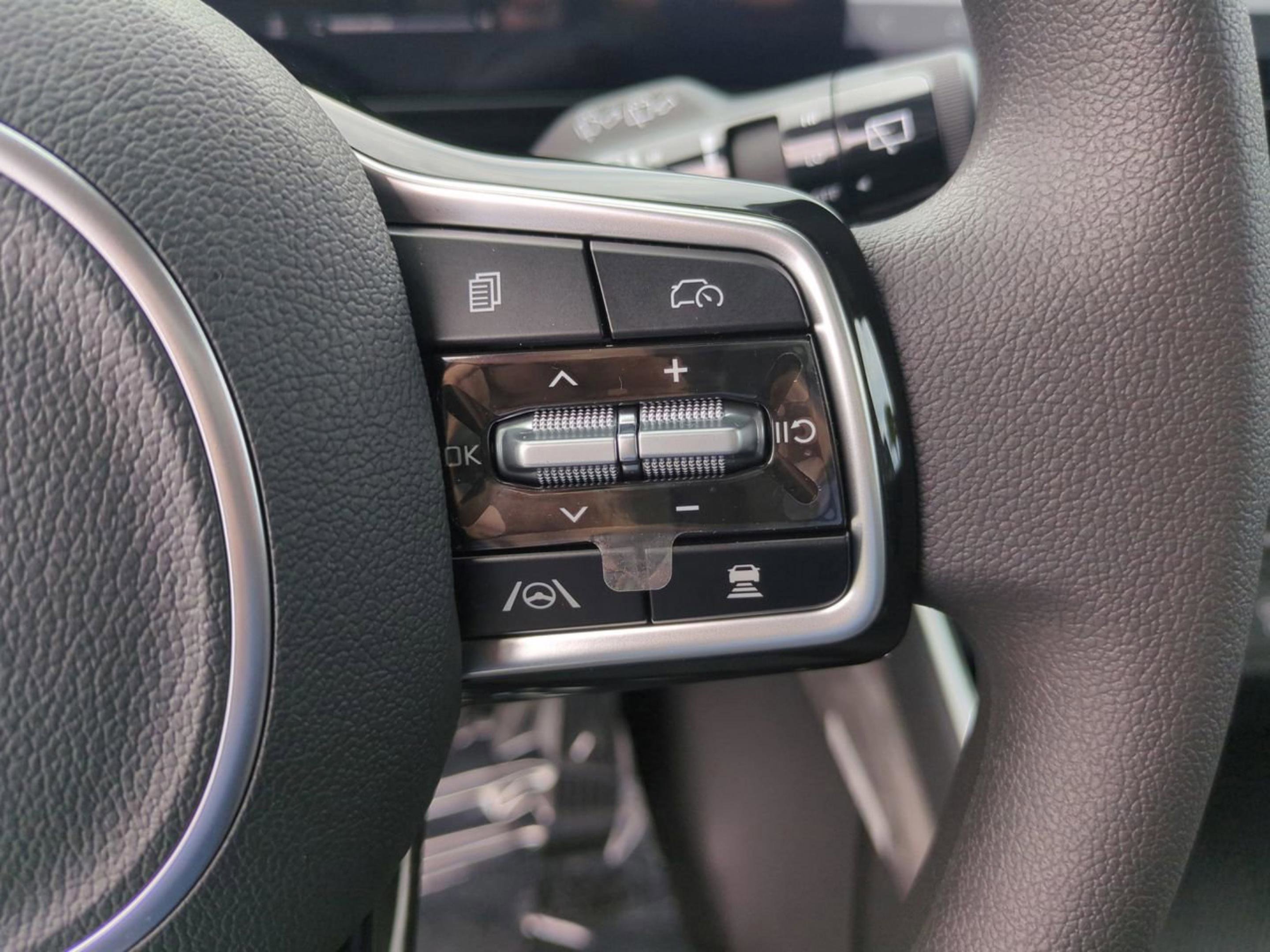 2026 Kia Carnival LX photo 22
