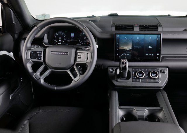 2025 Land Rover Defender 110 X-Dynamic SE photo 9