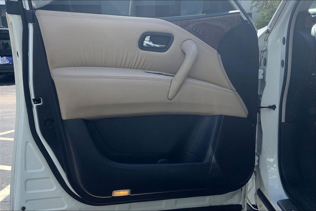 2018 Nissan Armada SL photo 22