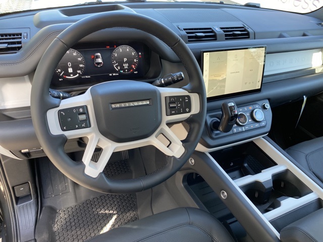 2025 Land Rover Defender 110 X-Dynamic SE photo 5