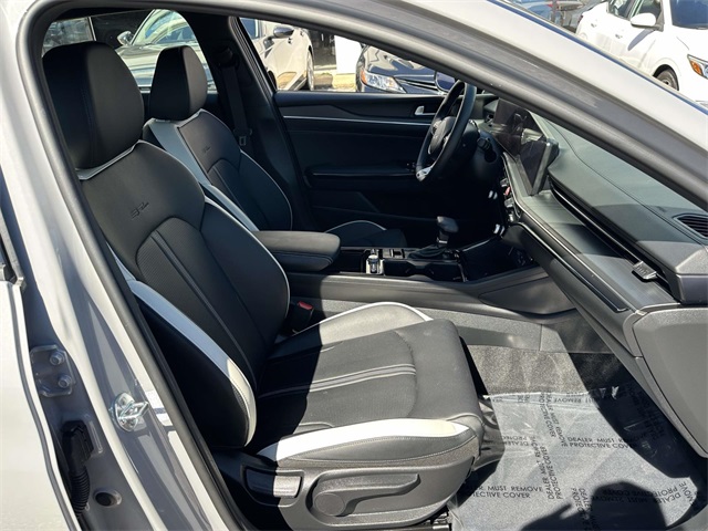 2025 Kia K5 GT-Line photo 14
