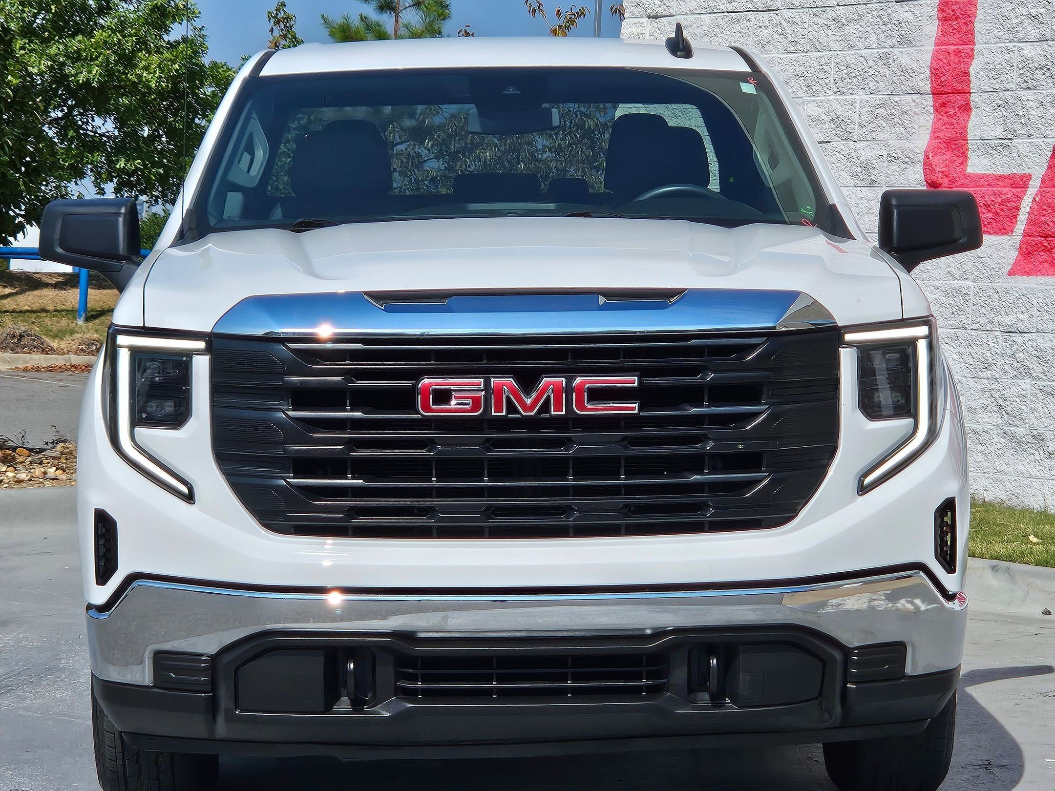 Used 2024 GMC Sierra 1500 Pro with VIN 1GTPUAEK5RZ327800 for sale in Little Rock